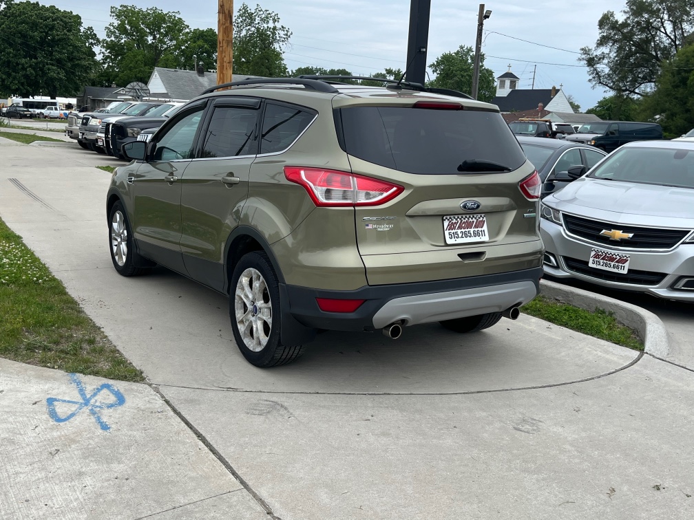 Additional photo of vehicle.
