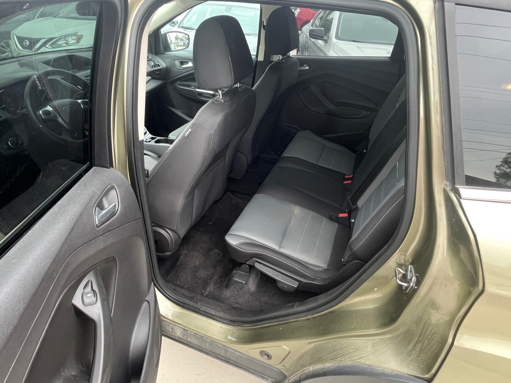 Additional photo of vehicle.