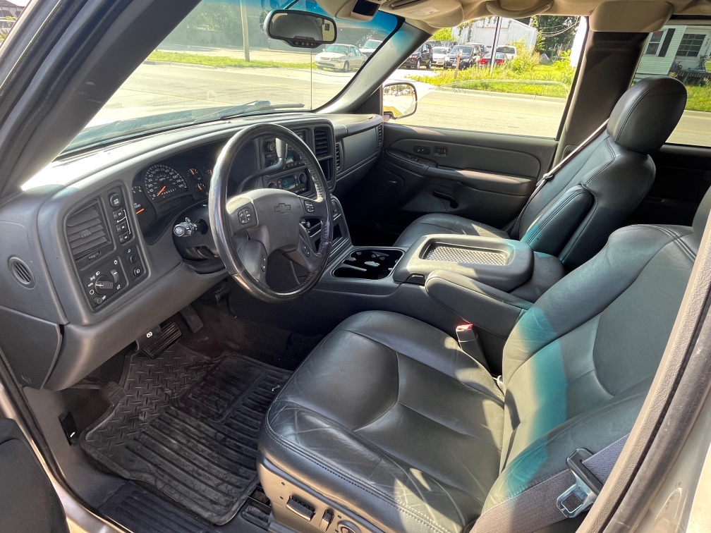 Additional photo of vehicle.