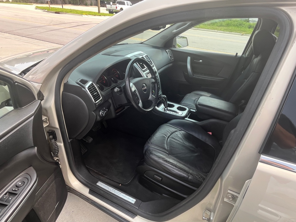 Additional photo of vehicle.