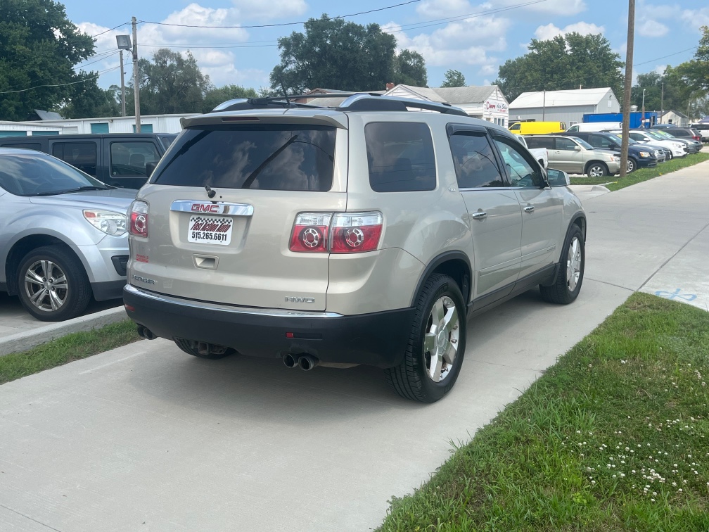Additional photo of vehicle.