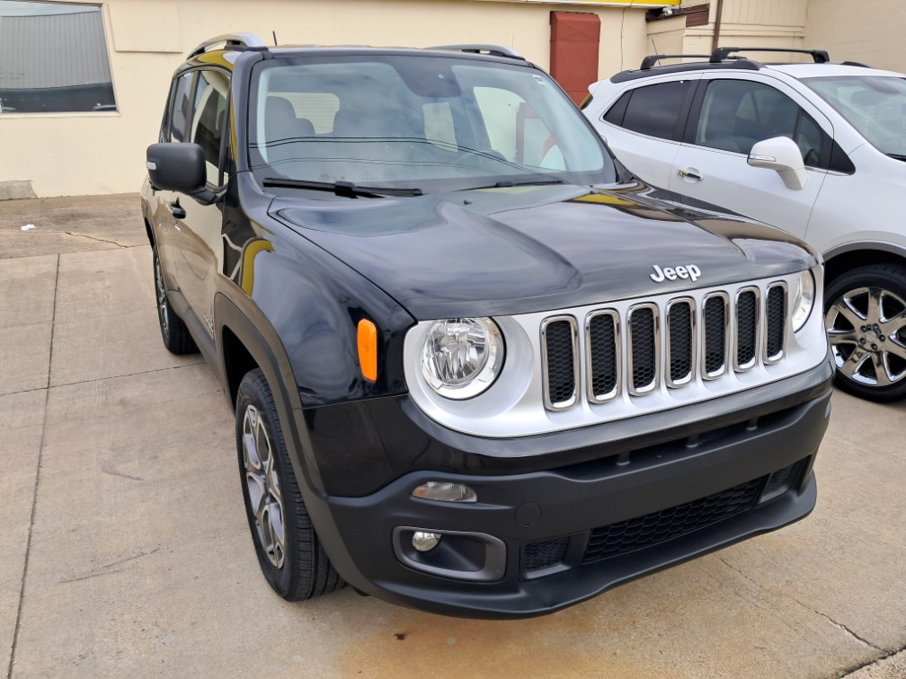 2016 Jeep Renegade Limited's photo