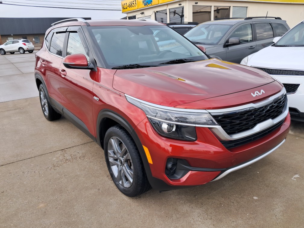 2022 Kia Seltos S's photo