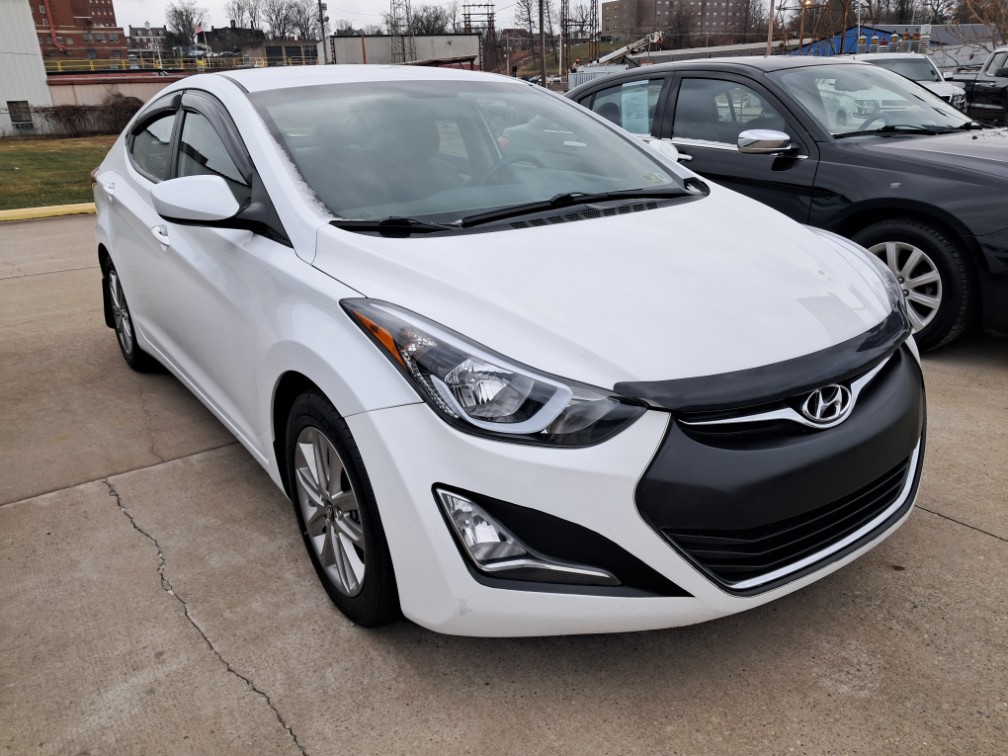 2015 Hyundai Elantra SE's photo