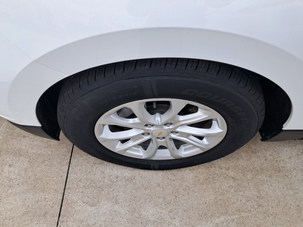 Additional photo of vehicle.