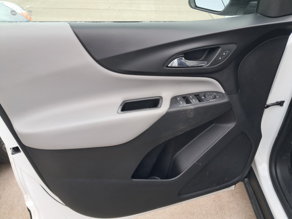 Additional photo of vehicle.