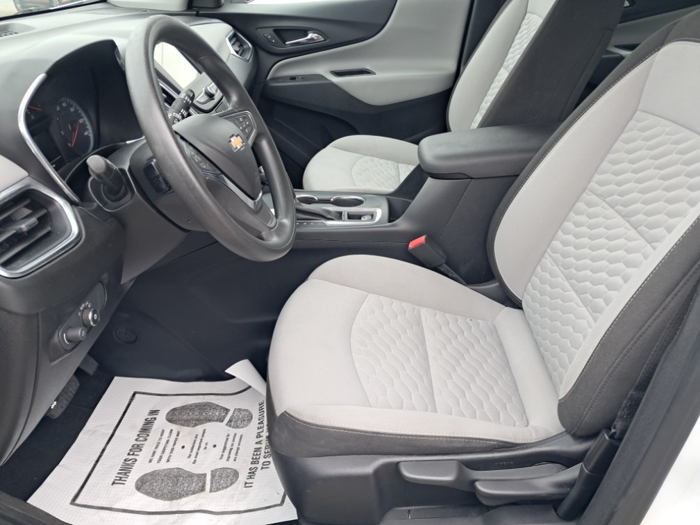 Additional photo of vehicle.