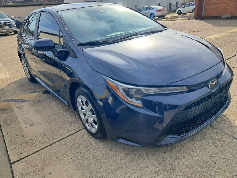2022 Toyota Corolla LE's photo