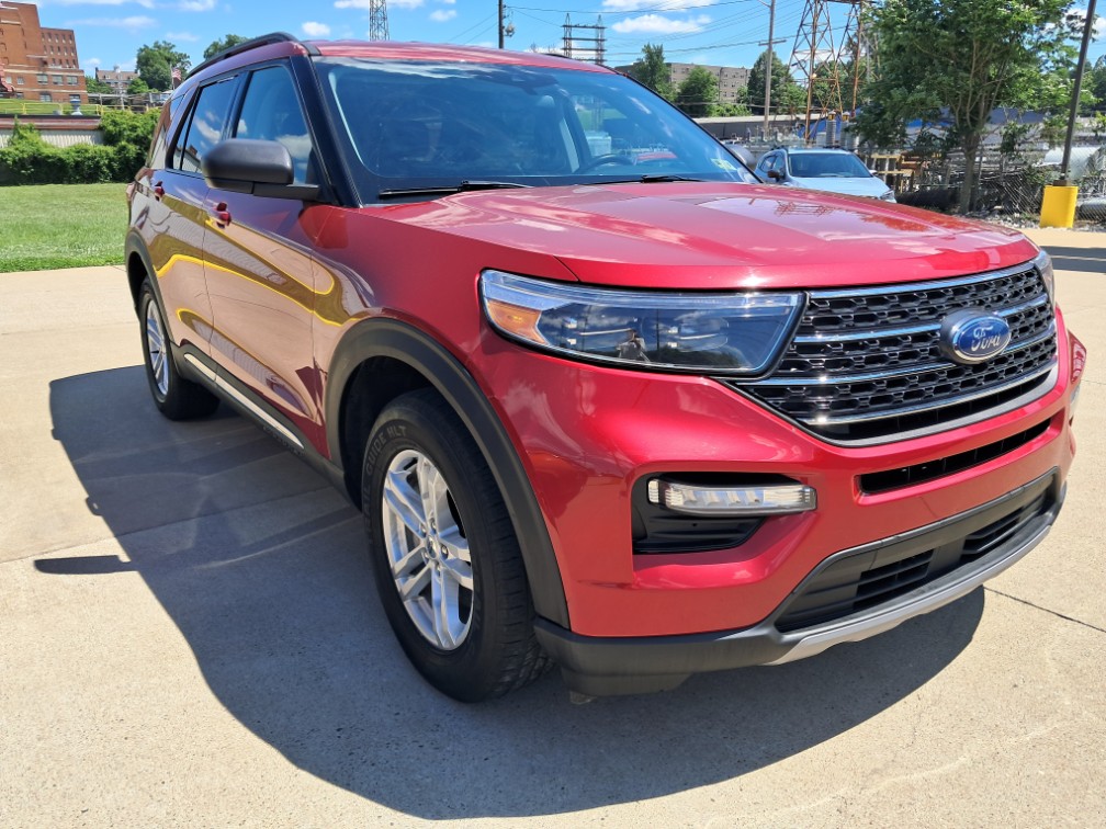 2022 Ford Explorer XLT 4WD's photo