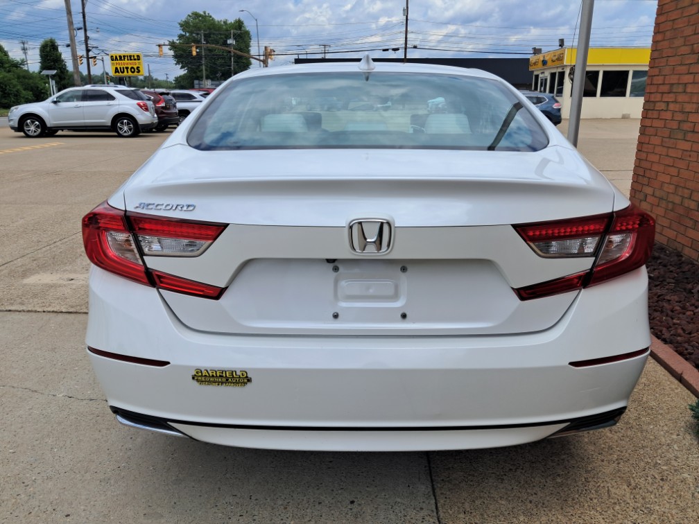 Additional photo of vehicle.