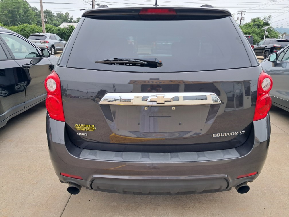 Additional photo of vehicle.