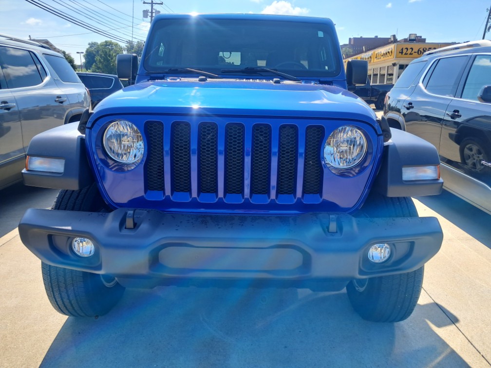 Additional photo of vehicle.
