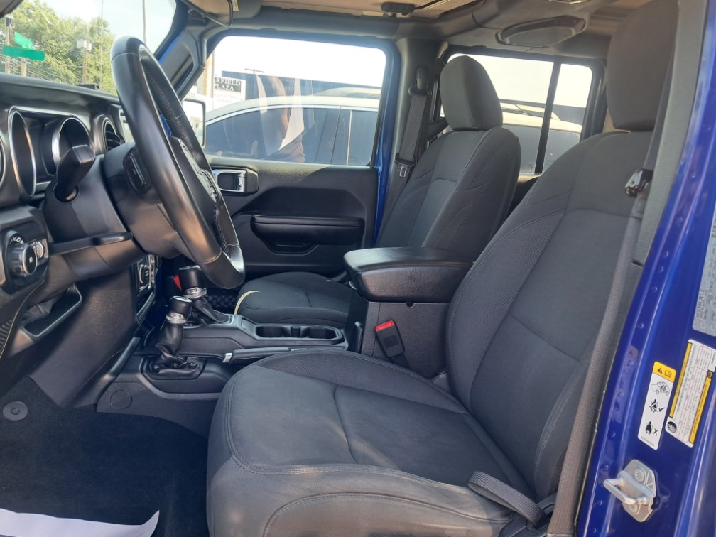 Additional photo of vehicle.