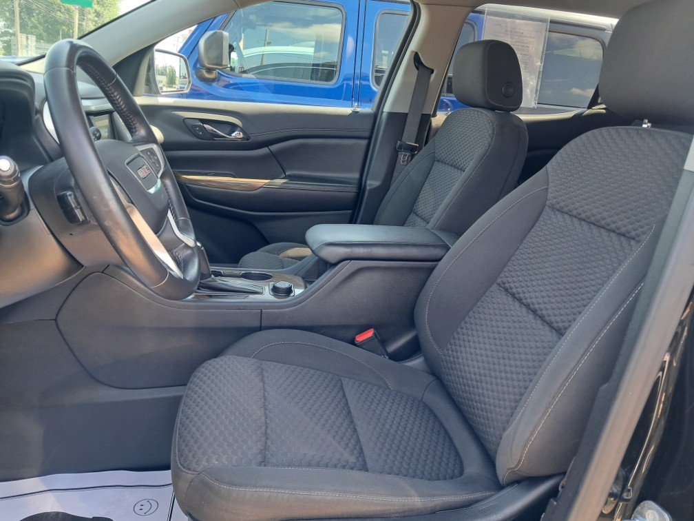Additional photo of vehicle.