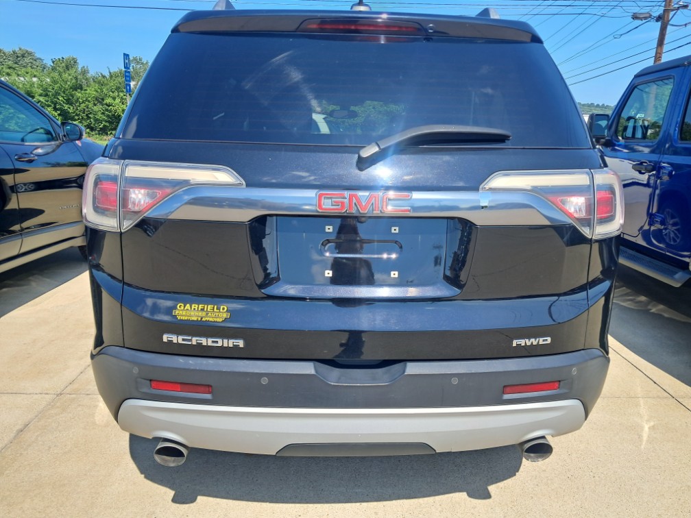 Additional photo of vehicle.