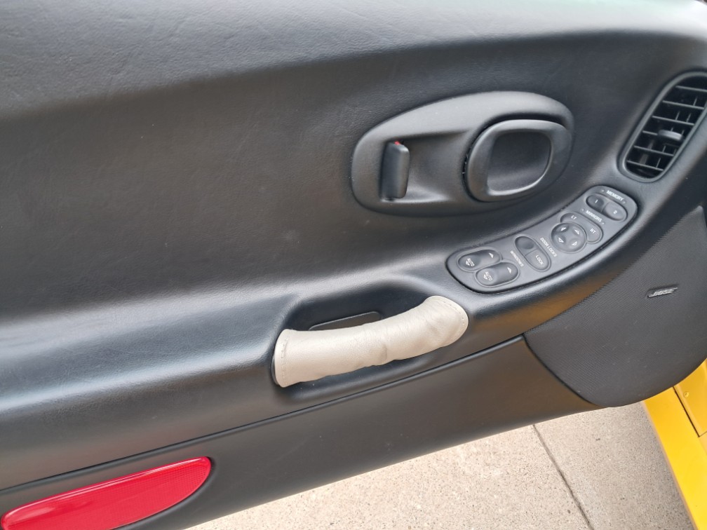 Additional photo of vehicle.