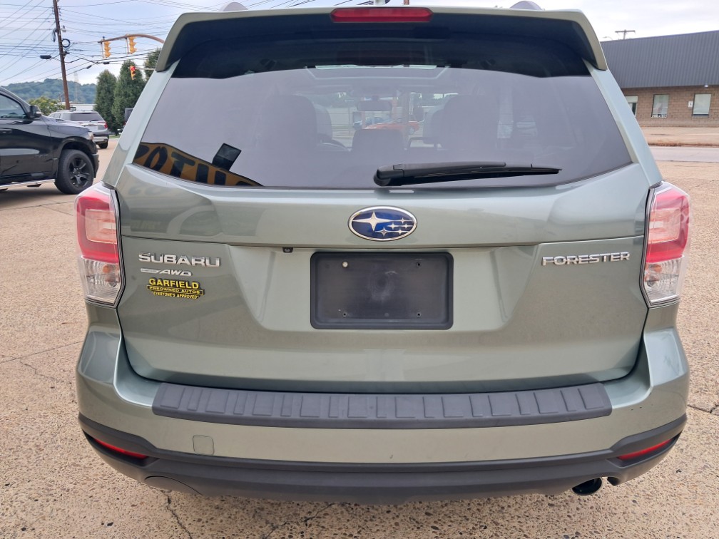 Additional photo of vehicle.