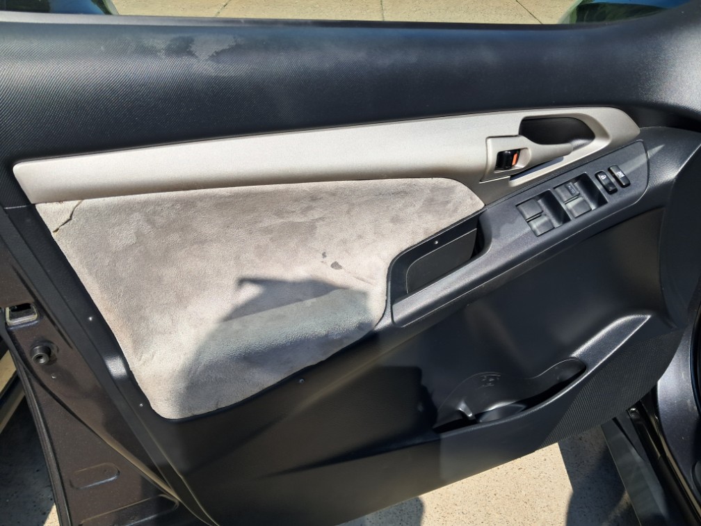 Additional photo of vehicle.