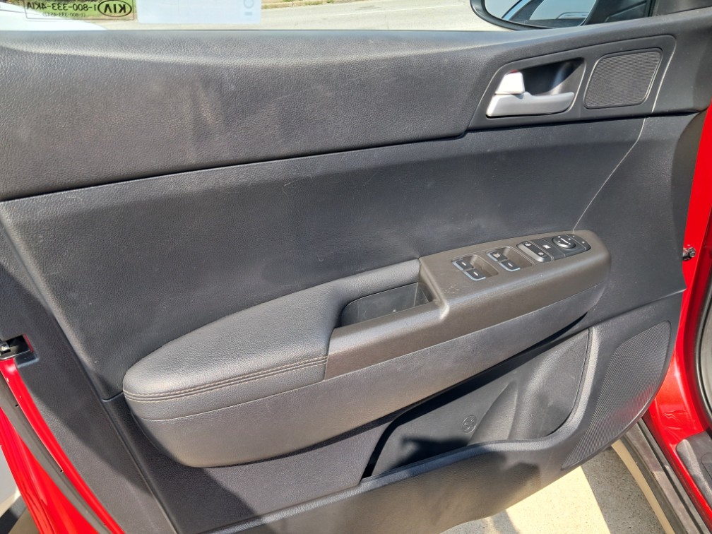 Additional photo of vehicle.