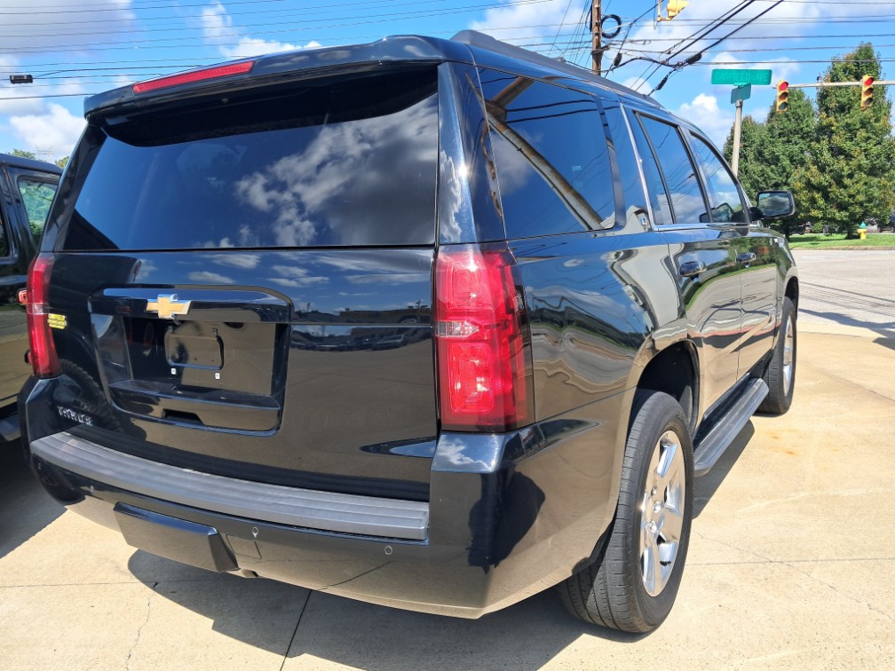 Additional photo of vehicle.