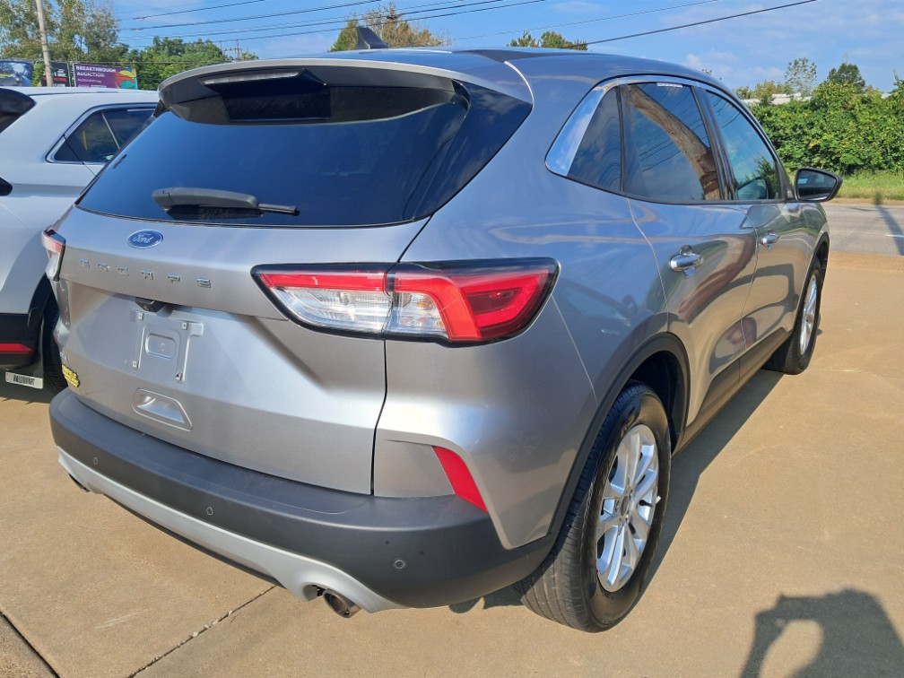 Additional photo of vehicle.