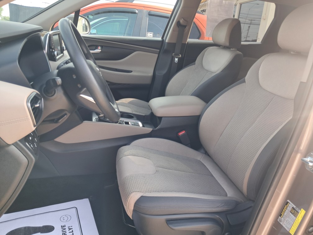Additional photo of vehicle.