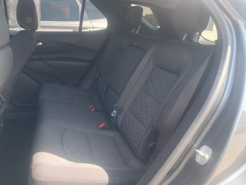 Additional photo of vehicle.