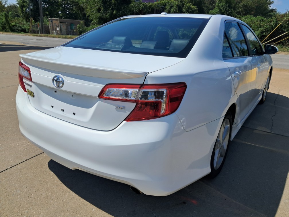 Additional photo of vehicle.