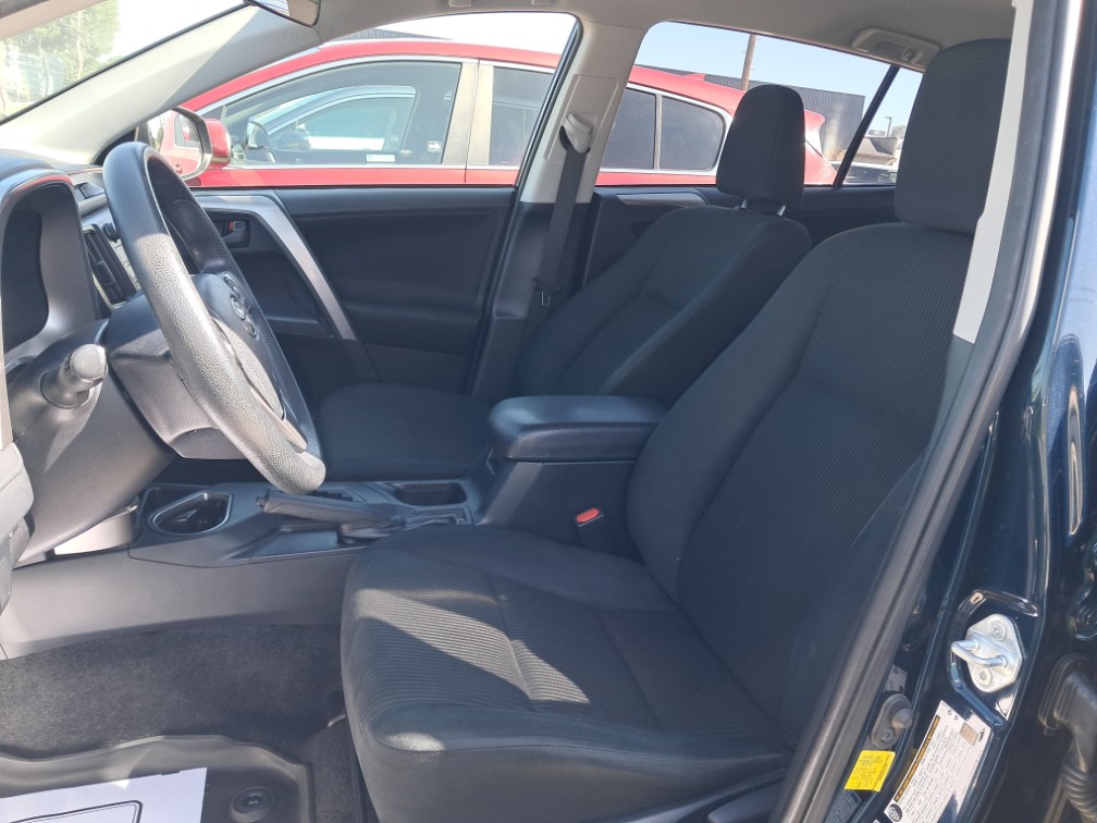 Additional photo of vehicle.