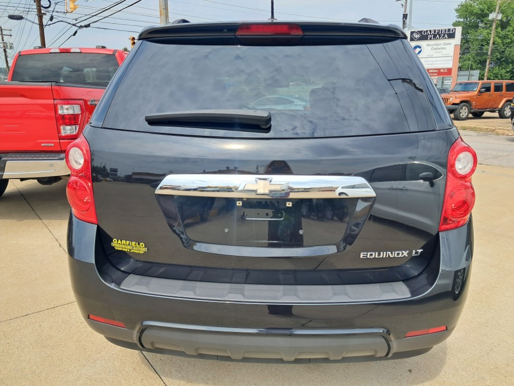 Additional photo of vehicle.