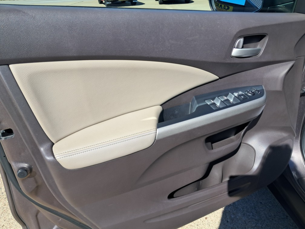 Additional photo of vehicle.