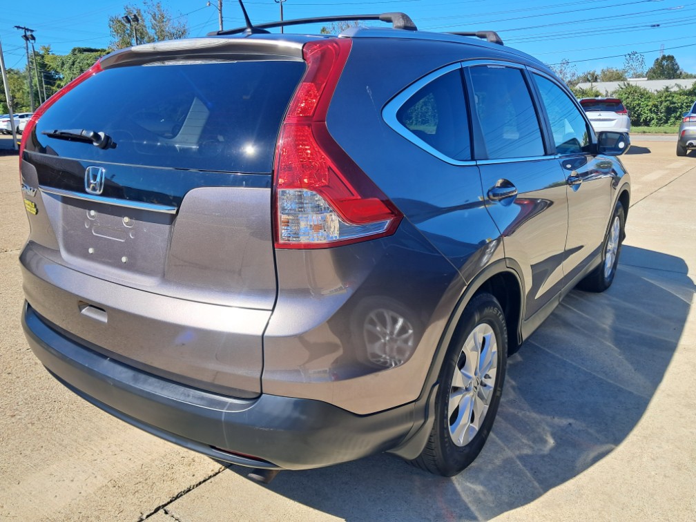 Additional photo of vehicle.
