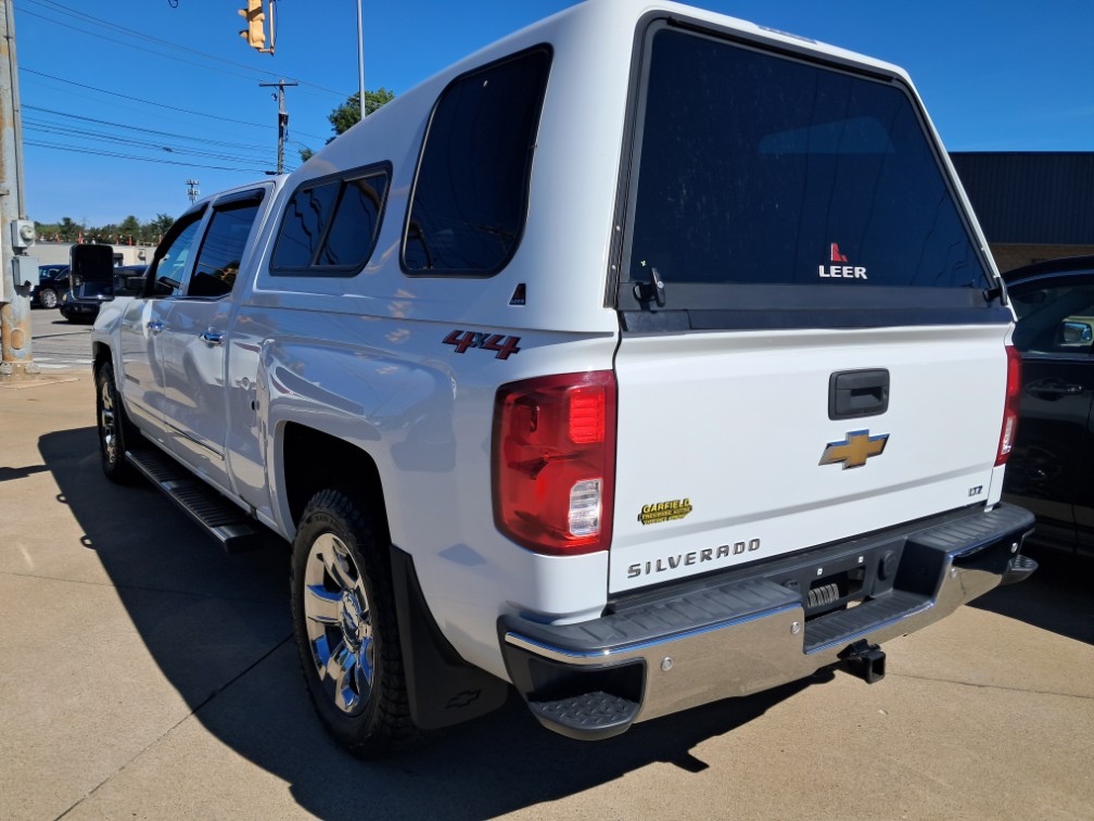 Additional photo of vehicle.