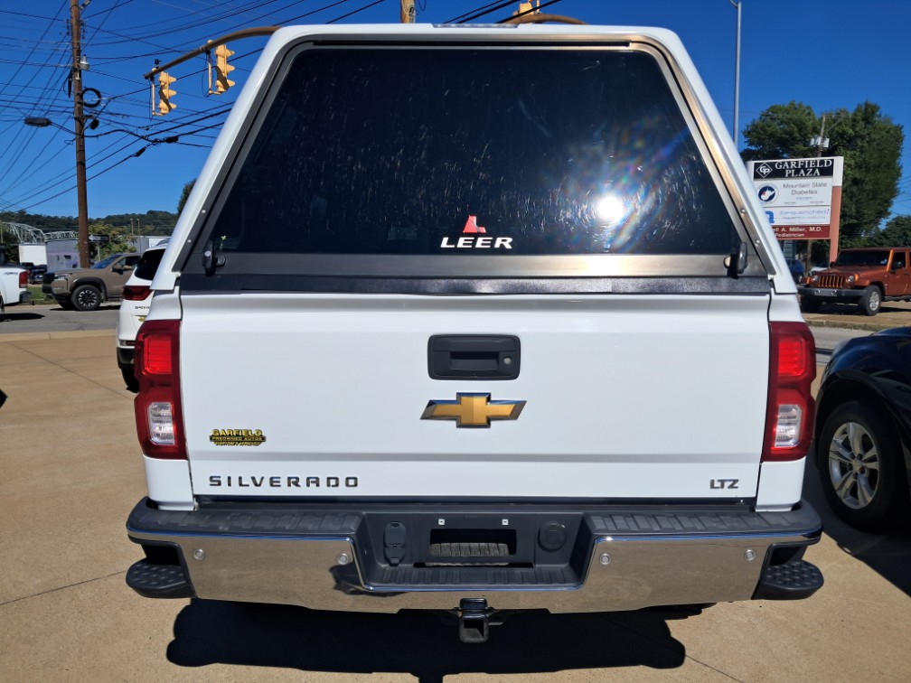 Additional photo of vehicle.