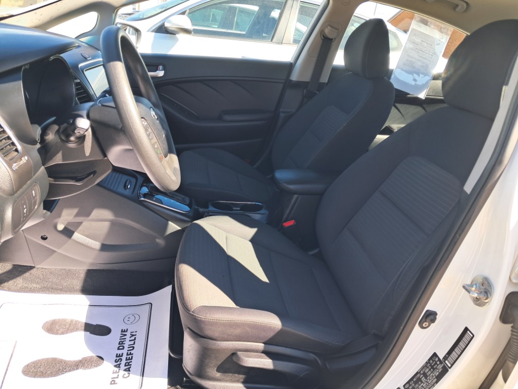Additional photo of vehicle.