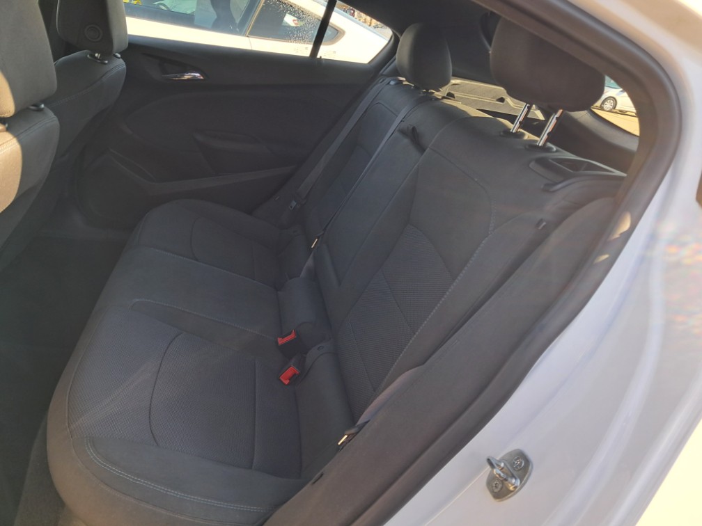 Additional photo of vehicle.