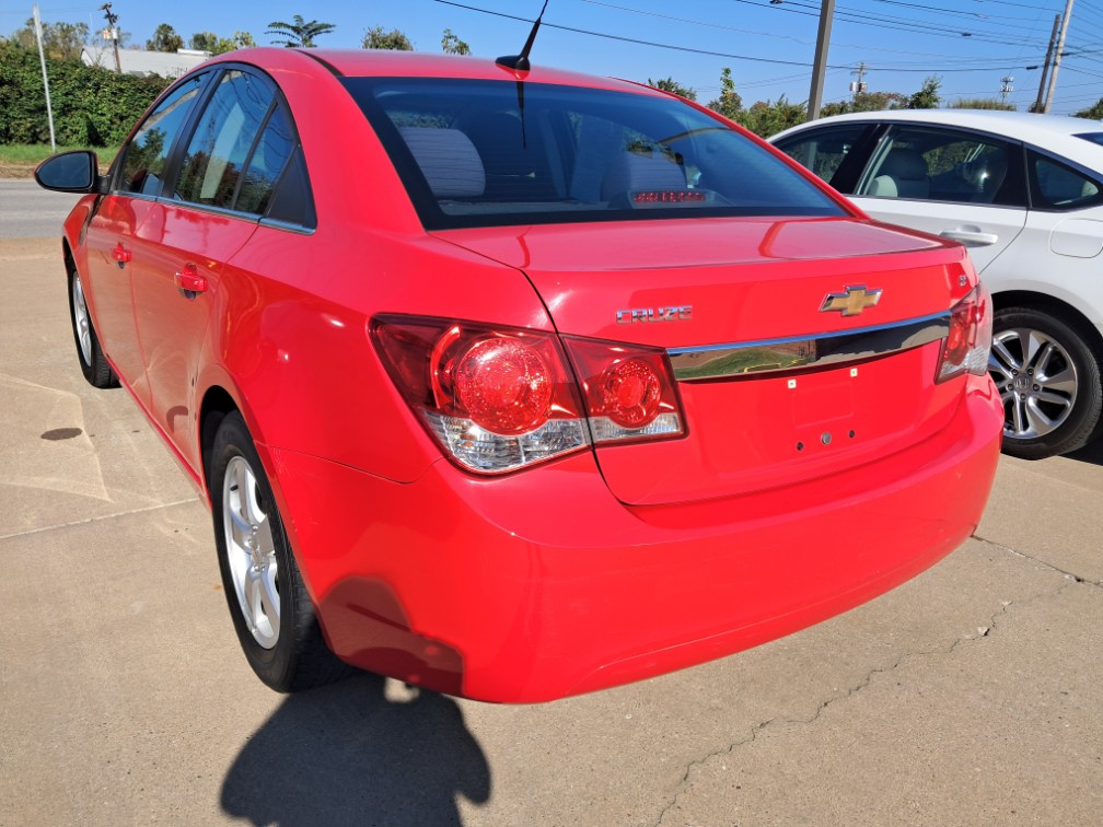 Additional photo of vehicle.