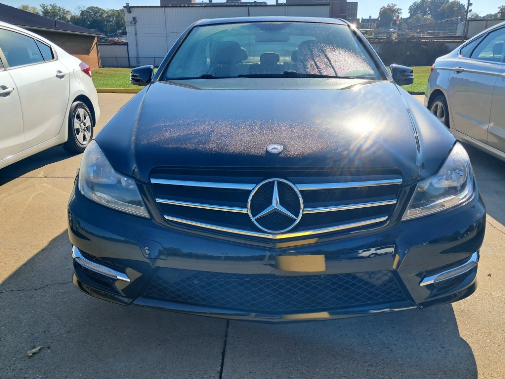 Additional photo of vehicle.