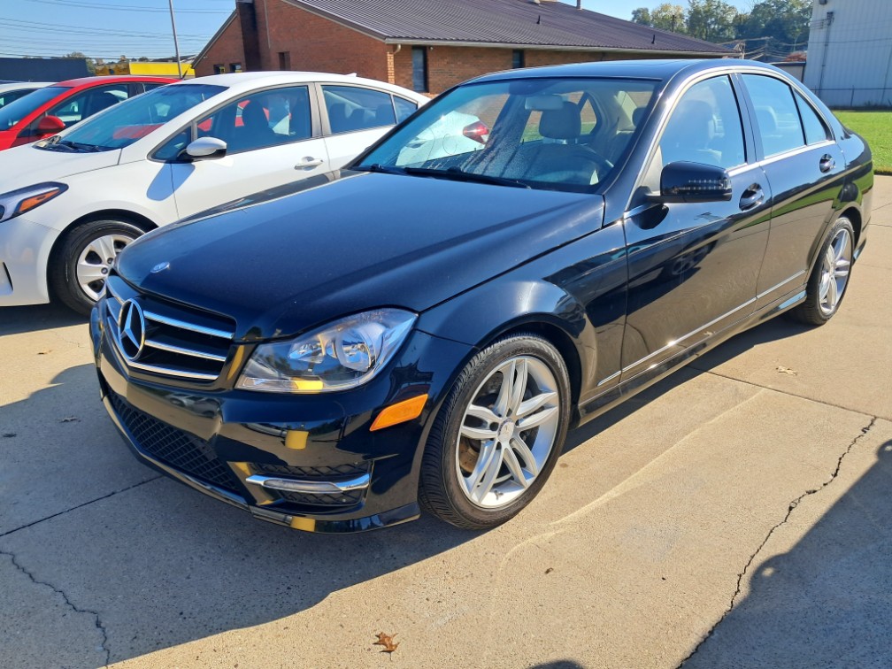 Additional photo of vehicle.