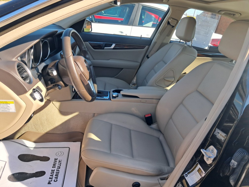 Additional photo of vehicle.