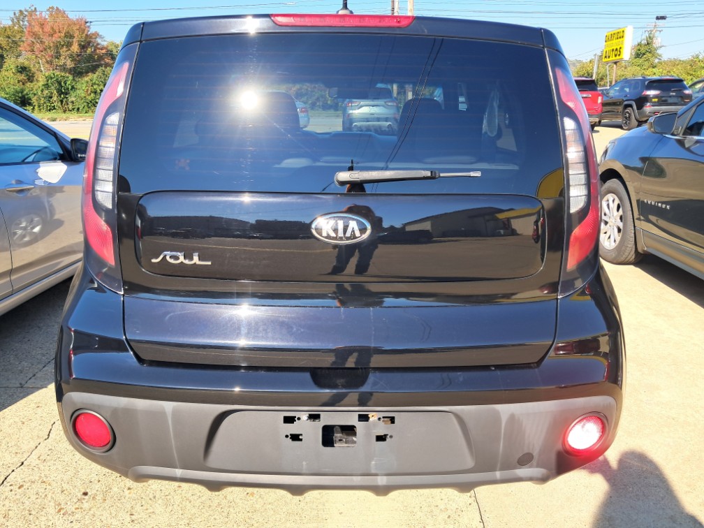 Additional photo of vehicle.