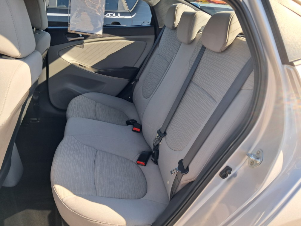 Additional photo of vehicle.