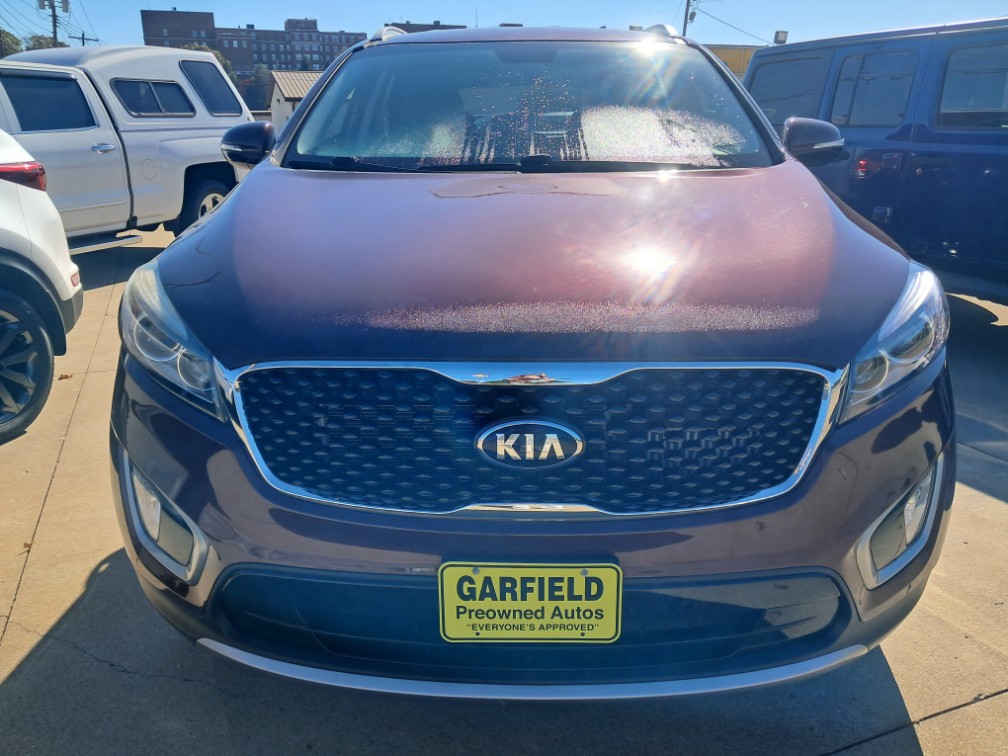 Additional photo of vehicle.