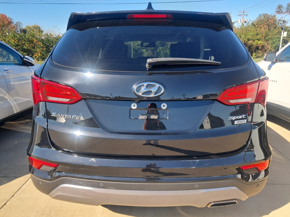 Additional photo of vehicle.