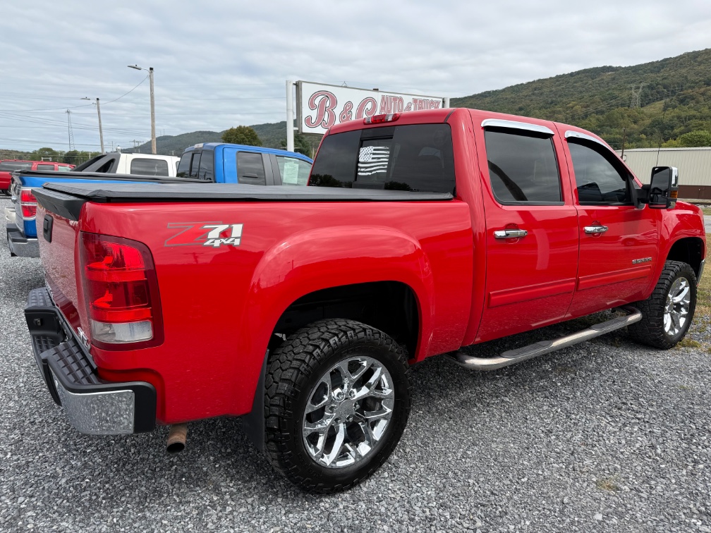 Additional photo of vehicle.