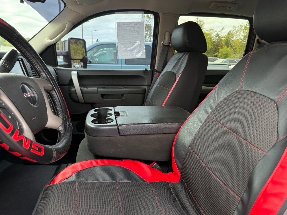 Additional photo of vehicle.