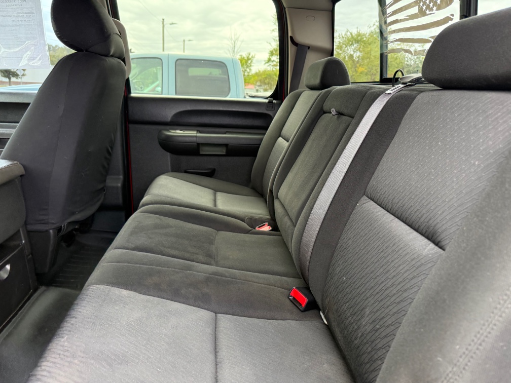 Additional photo of vehicle.