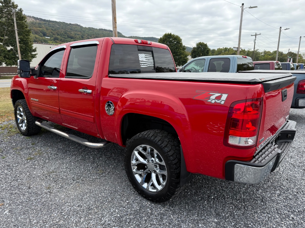 Additional photo of vehicle.