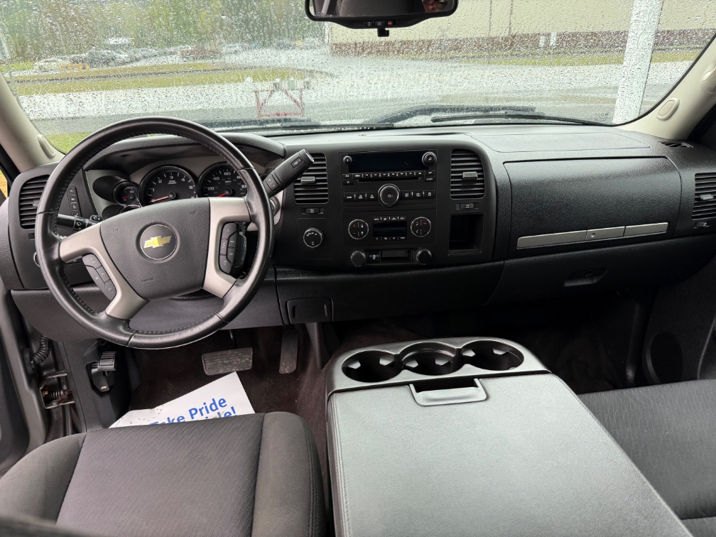 Additional photo of vehicle.