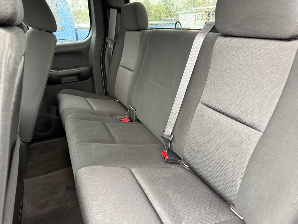 Additional photo of vehicle.